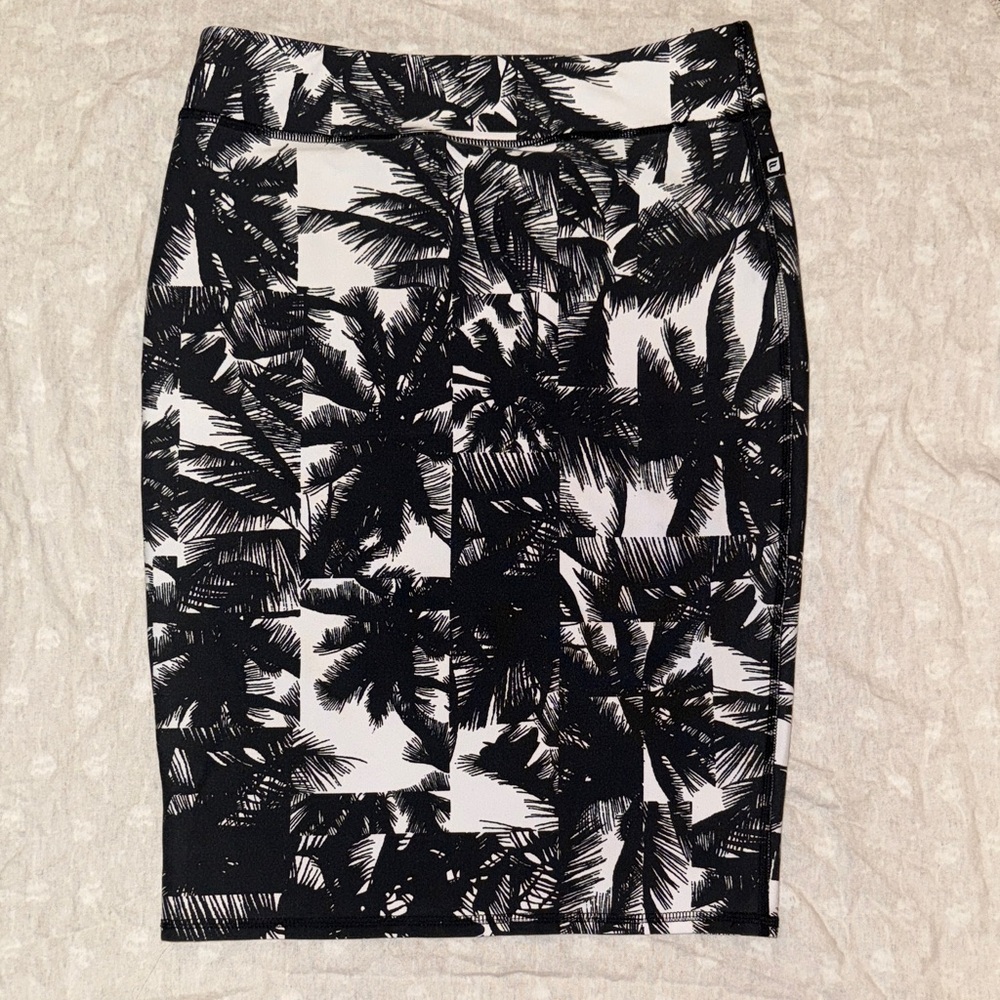 Fabletics Black and White Palm Pencil Skirt